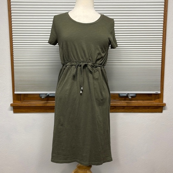 Mama Licious NWT Olive Ivy Green Annabell Short Sleeve Jersey Dress - Picture 1 of 11